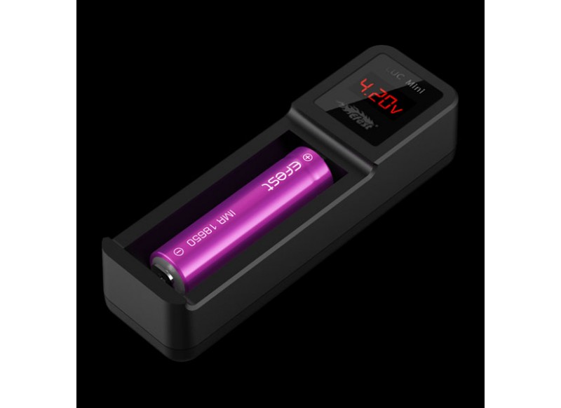 Efest LUC Mini USB nabíječka pro články